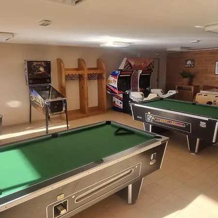 Les Mouflons, 4 A 6 Personnes * 베세-에-생타나스타시